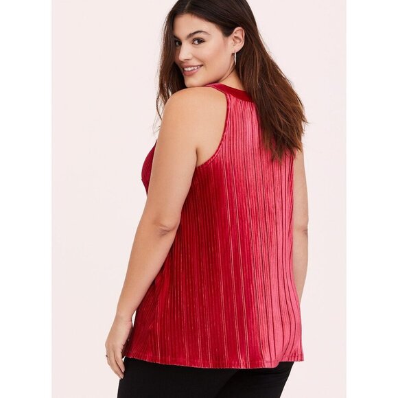 Torrid Womens Red Sleeveless Pleated Goddess Velvet Tank Top Size 1 - Picture 3 of 9